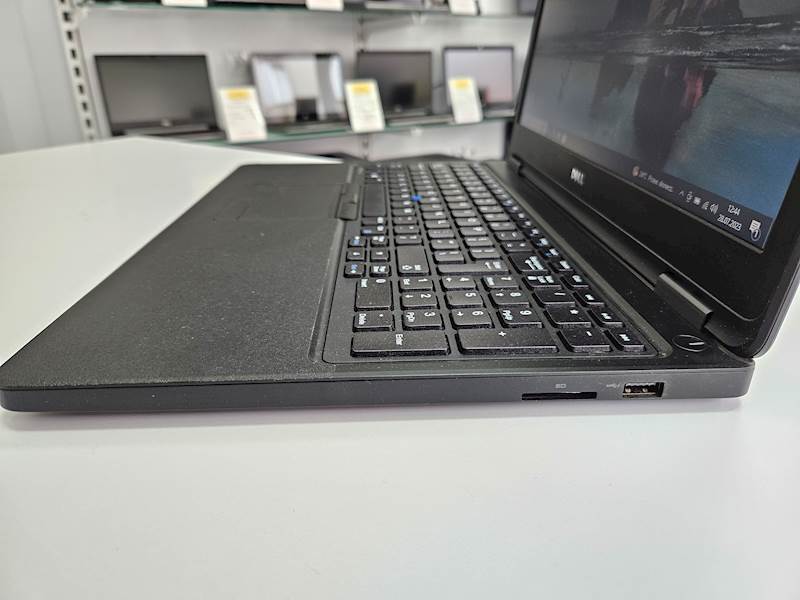 Laptop Dell E5550 Intel i5 Pamięć 8gb Dysk 240gb ssd Windows Gwarancja