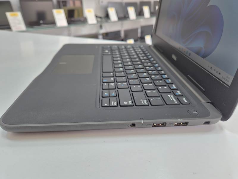 Laptop Dell Latitude 3380 Intel i5 Pamięć 16gb 240gb ssd Wndows Gwarancja