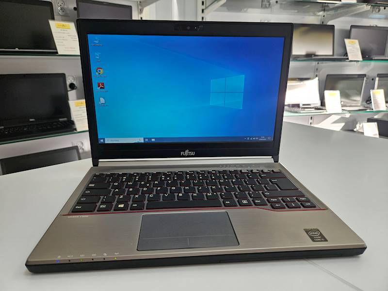 Laptop FUJITSU E734 Intel i5 Pamięć 8gb Dysk 120gb Windows Gwarancja
