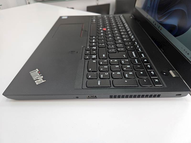 Laptop Lenovo L580 Intel i5 Pamięć 32gb Dysk 256gb ssd Windows Gwarancja