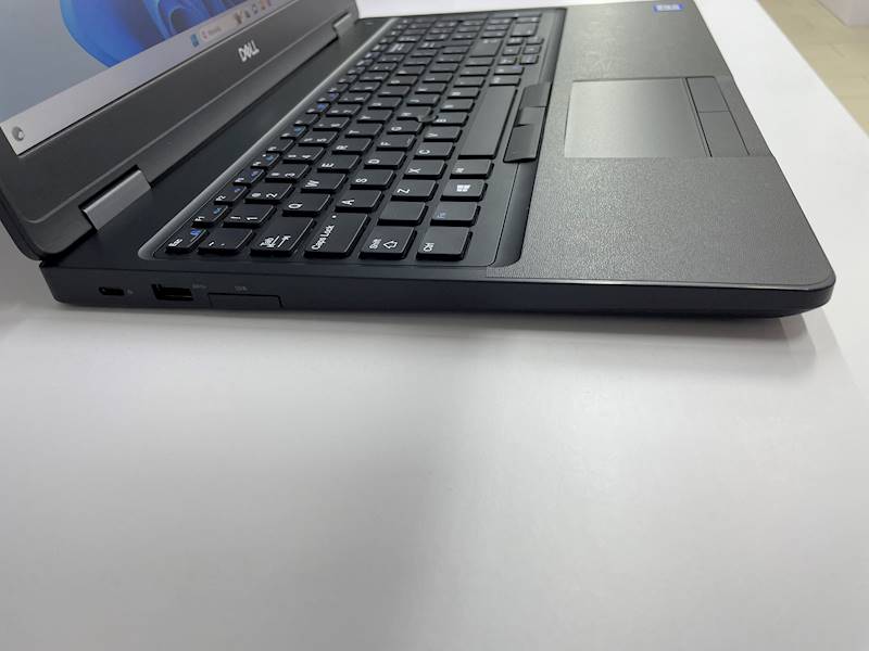 Laptop Dell 5590 Intel I3 Ram 8gb Dysk 480 SSD Windows Gwarancja