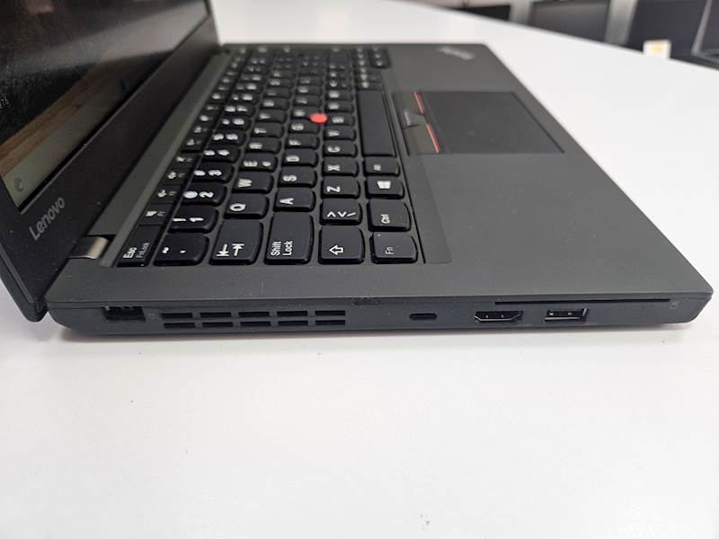 Laptop Lenovo x270 Intel i5 Pamięć 8gb Dysk 256gb SSD Windows Gwarancja