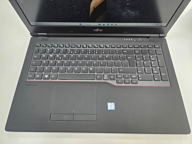 Laptop Fujitsu Lifebook E558 Intel i5 Pamięć 16gb Dysk 256gb ssd Windows Gwarancja