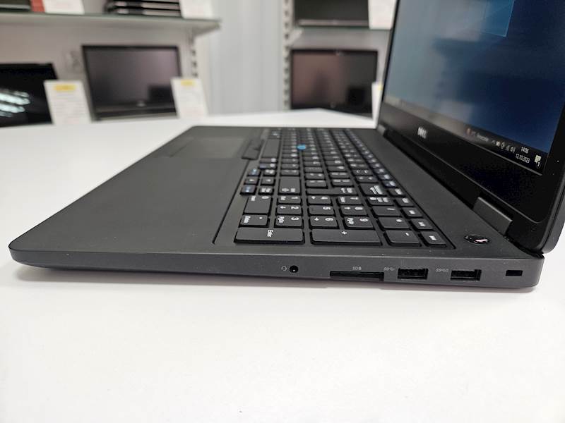 Laptop Dell E5570 Intel i5 Pamięć 16gb Dysk 240gb ssd Windows Gwarancja