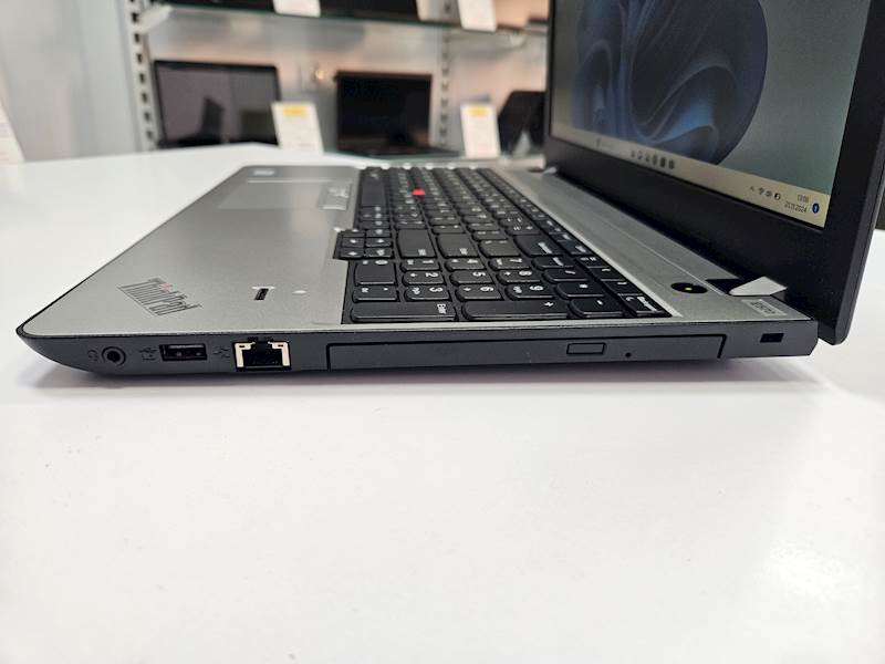 Laptop Lenovo E570 Intel i5 Dysk 128gb ssd + 320gb hdd Pamięć 8gb Windows Gwarancja