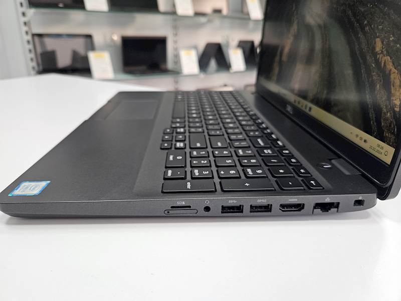 Laptop Dell Latitude 5500 Intel i5 Pamięć 16gb Dysk 480gb ssd Windows Gwarancja