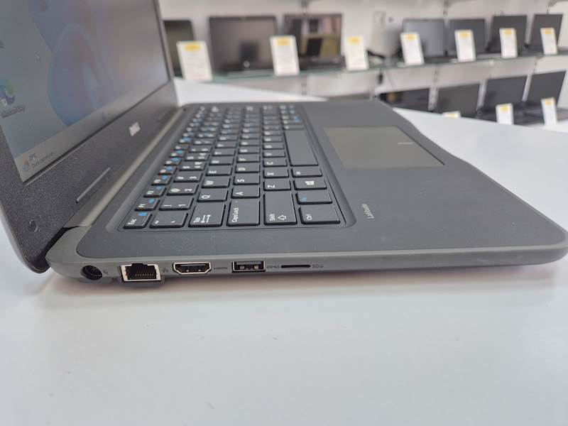 Laptop Dell Latitude 3380 Intel i5 Pamięć 16gb 240gb ssd Wndows Gwarancja