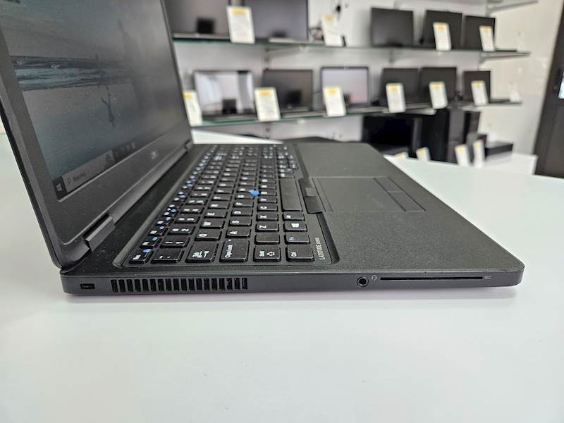 Laptop Dell E5550 Intel i5 Pamięć 8gb Dysk 240gb ssd Windows Gwarancja
