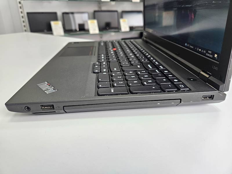 Laptop Lenovo L540 Intel i5 Pamięć 8gb Dysk 240 ssd Windows Gwarancja