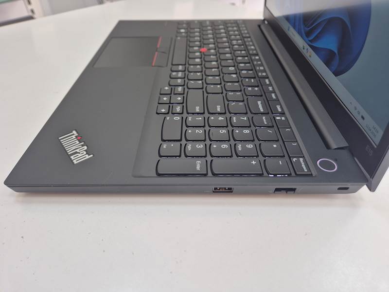 Laptop Lenovo ThinkPad E15 Intel i5 Pamięć 16gb Dysk 480gb ssd Windows Gwarancja