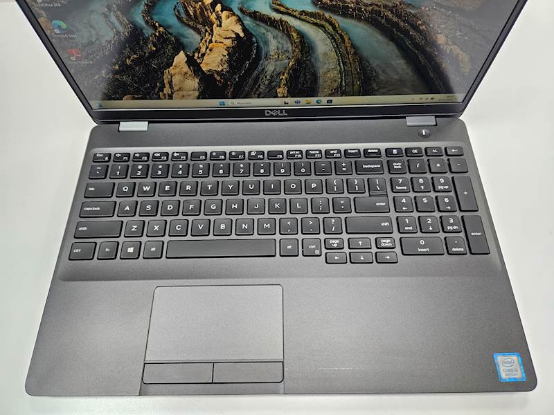 Laptop Dell Latitude 5500 Intel i5 Pamięć 16gb Dysk 480gb ssd Windows Gwarancja