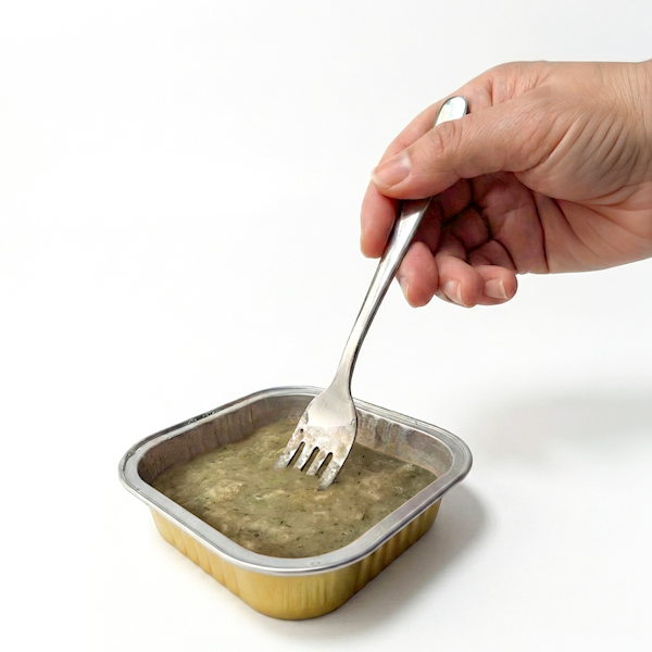 DR MALOU ZUPKA LIOFILIZOWANA DLA KOTA KURCZAK Z TRAWĄ JĘCZMIENNĄ 12G