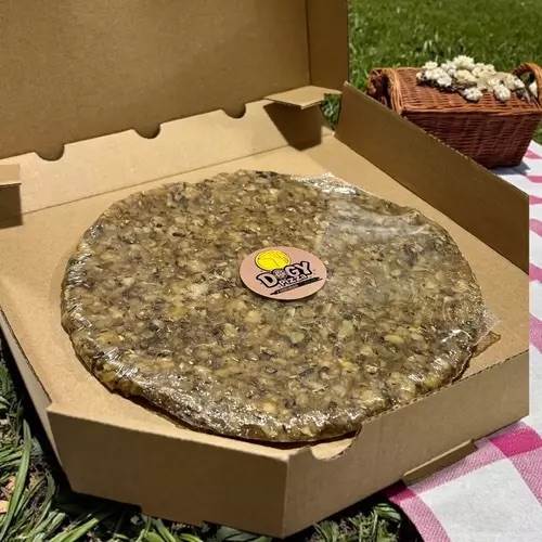 DOGY PIZZA Z SEREM CHEDDAR I SZPARAGAMI