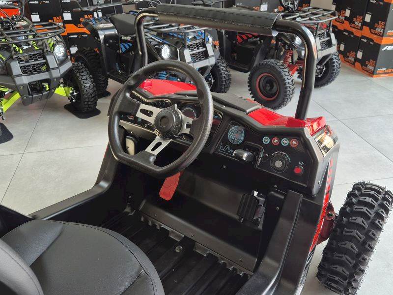MINI E-UTV XTR 1000W • Pojemność: 1000W • Kolor: Czarno/czerwony