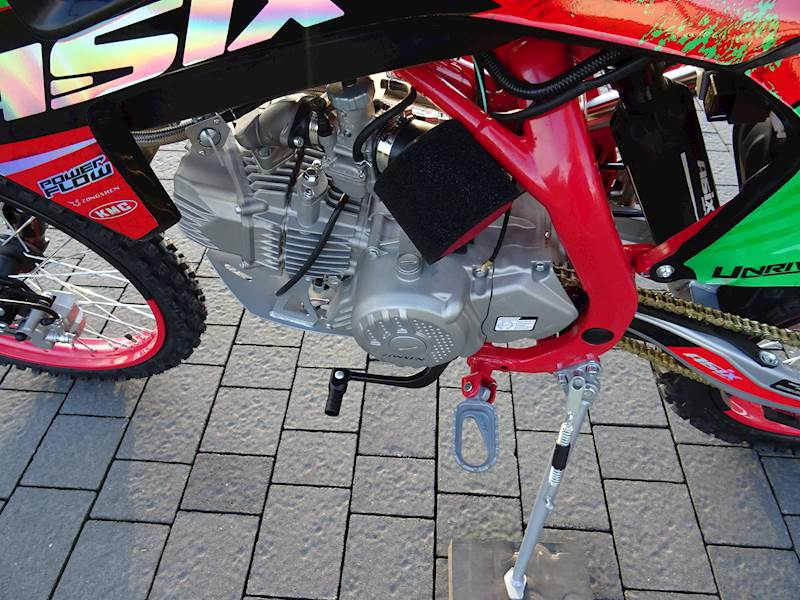 CROSS ASIX DT 190CC E-START 19/16 • Kolor: Czerwony