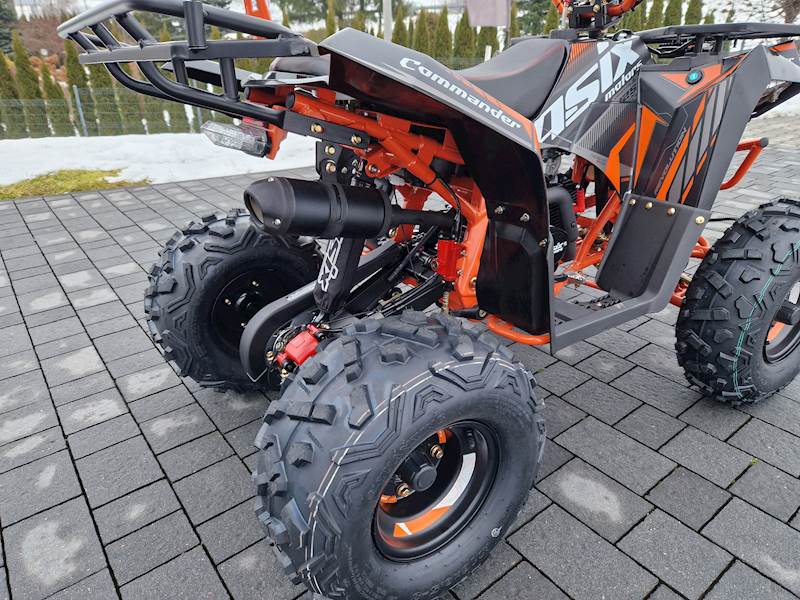 QUAD COMMANDER 8" 125CC • Kolor: Czarno/pomarańczowy • Rodzaj skrzyni: Półautomat 3+1