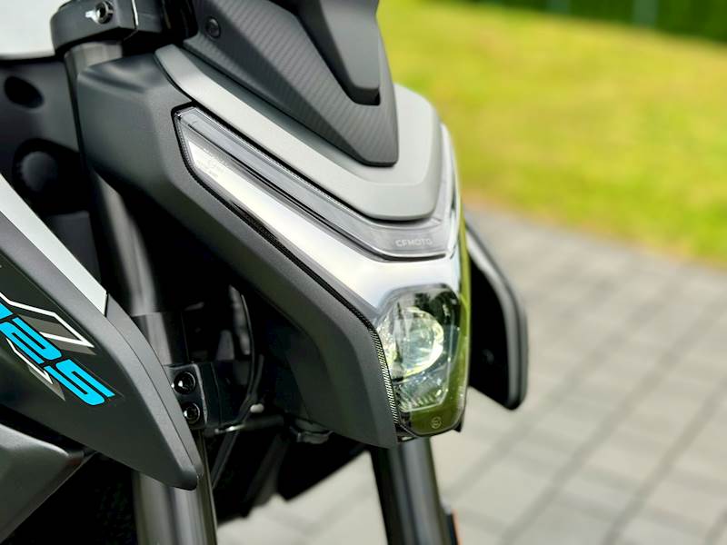 MOTOCYKL CFMOTO NK 125 BLACK
