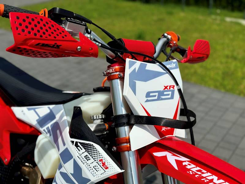 CROSS ASIX XR99 300 CC 21/18 MANUAL E-START  • Kolor: Czerwony