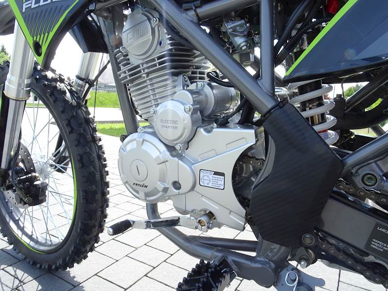 CROSS ASIX DEFENDER 250cc 21/18" CZARNO-ZIELONY