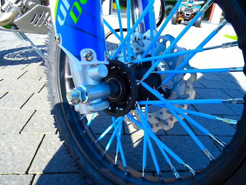 CROSS ASIX XB28 E-START 14/12 110CC • Kolor: Niebiesko/limonkowy
