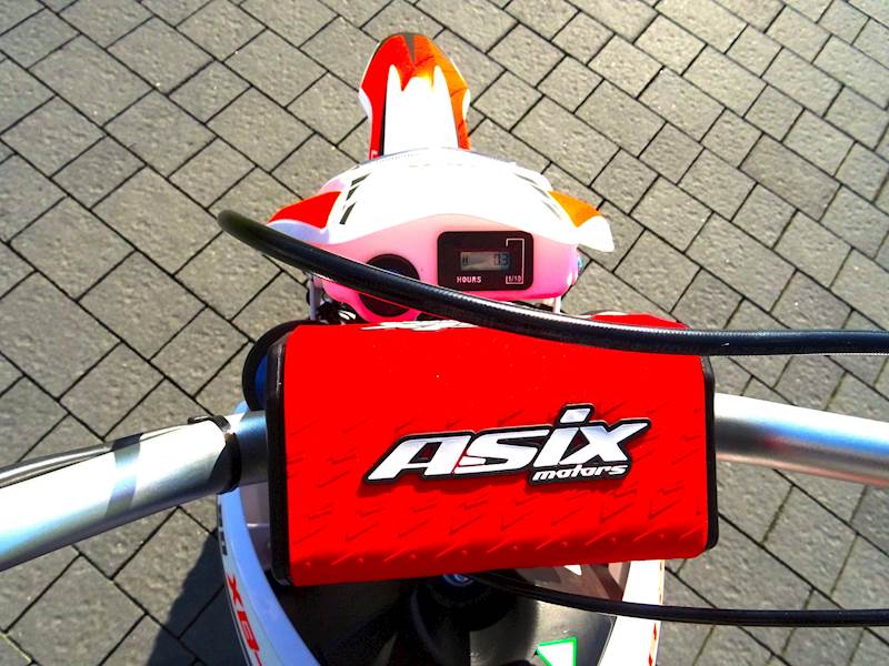 CROSS ASIX XB28 E-START 12/10 90CC • Kolor: Pomarańczowo/szary