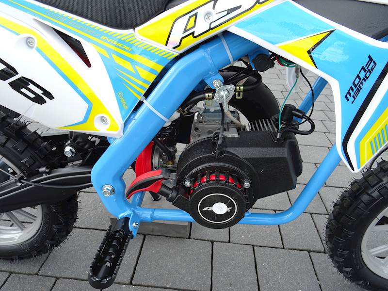 MINI CROSS ASIX 706 50CC 10/10 2T E-ST • Rodzaj skrzyni: Automat • Kolor: Biało/niebieski