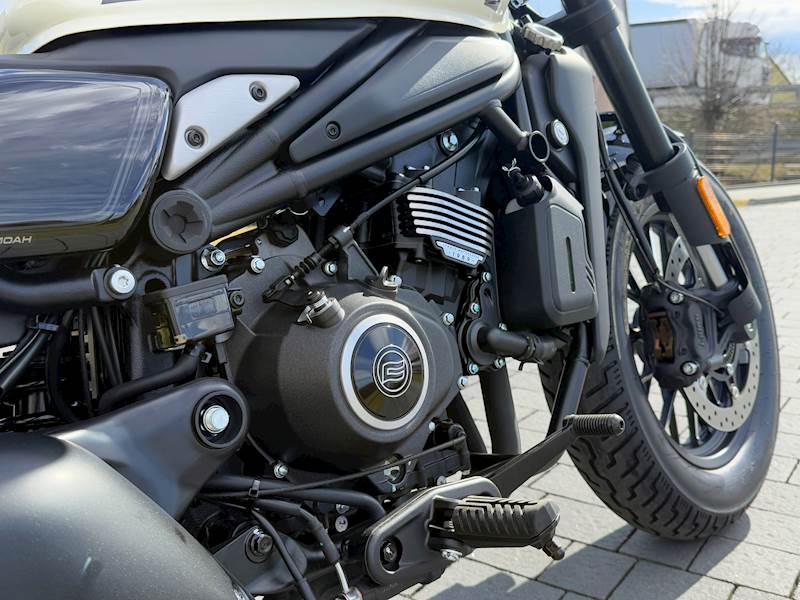 MOTOCYKL CFMOTO CL-C 450 BOBBER