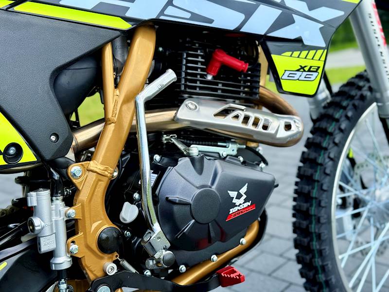 CROSS ASIX XB88 300 21/18 • Kolor: Czarno/limonkowy