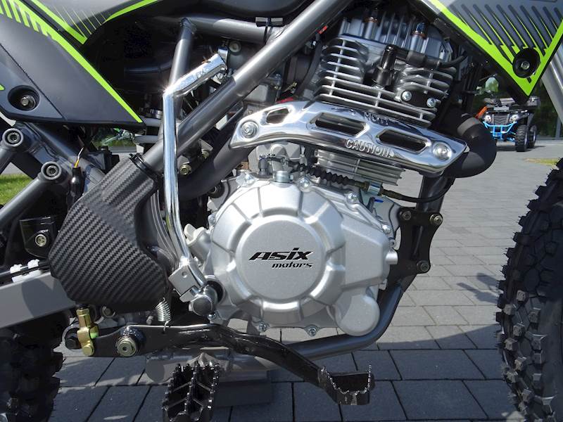 CROSS ASIX DEFENDER 250cc 21/18" CZARNO-ZIELONY