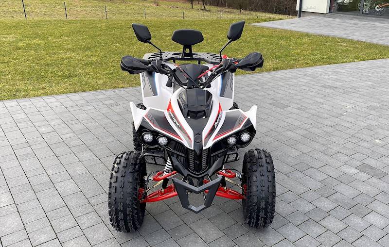 QUAD AVENGER 8" 125CC • Kolor: Biało/czerwony • Rodzaj skrzyni: Półautomat 3+1