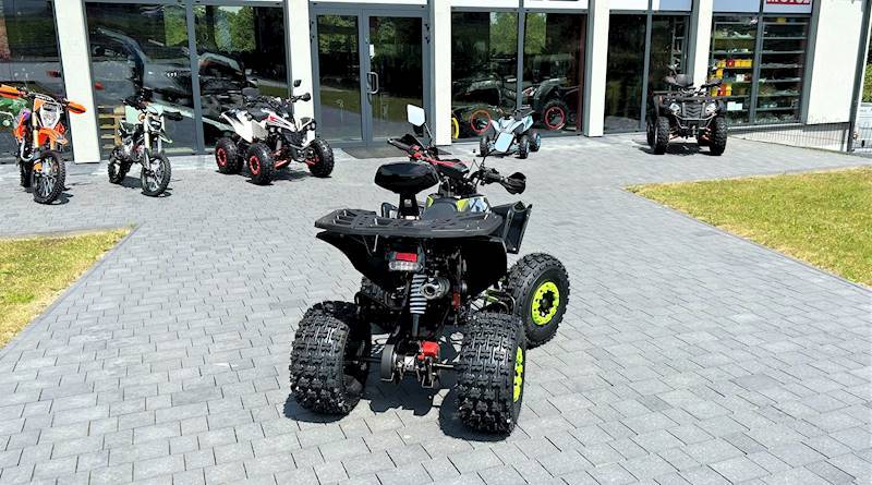 QUAD AVENGER 8" 125CC • Kolor: Czarno/limonkowy • Rodzaj skrzyni: Półautomat 3+1