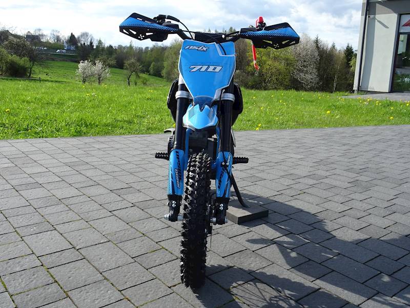 MINI CROSS ASIX XB16 A1 60CC 12/10 2T P-START • Kolor: Czarno/niebieski • Rodzaj skrzyni: Automat