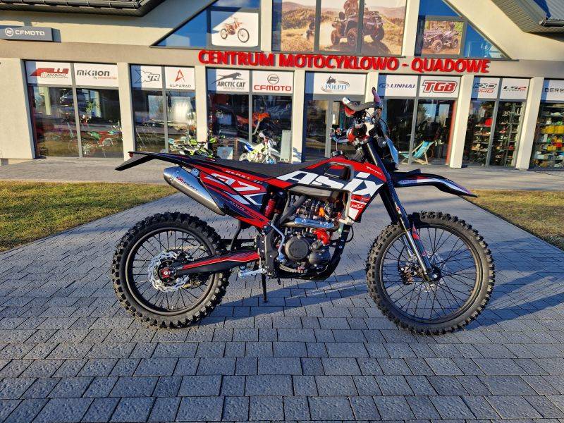CROSS ASIX XT97 300 21/18 MANUAL E-START • Kolor: Czerwony