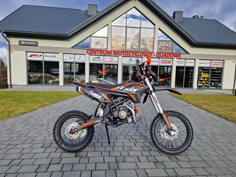 CROSS ASIX XB48 125CC 17/14 E-START • Kolor: Czarno/pomarańczowy • Rodzaj skrzyni: Manualna