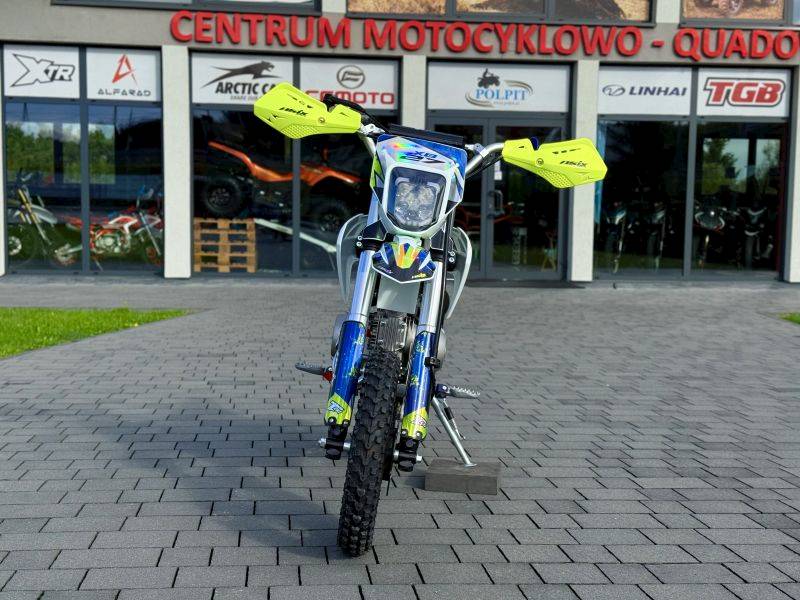 CROSS ASIX XB27 A2 AUTO E-START 12/10 90CC • Kolor: Niebiesko/Limonkowy + LAMPA