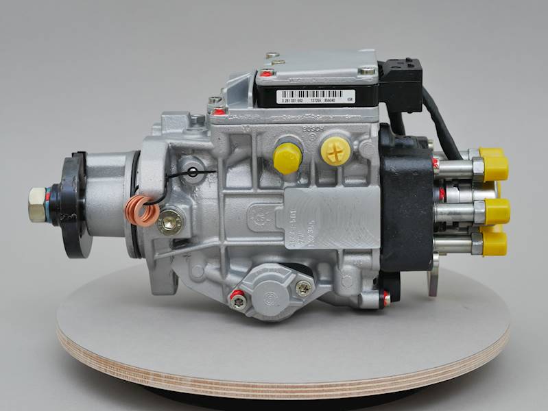 Regenerowana pompa wtryskowa paliwa Bosch 24V 6 cylindrów - CAT M316C M318C M322C