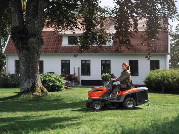 TRAKTOR HUSQVARNA TC100i