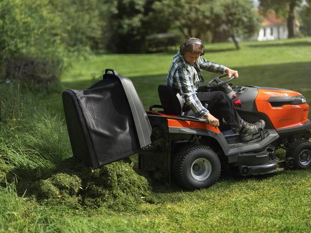 TRAKTOR HUSQVARNA TC220T