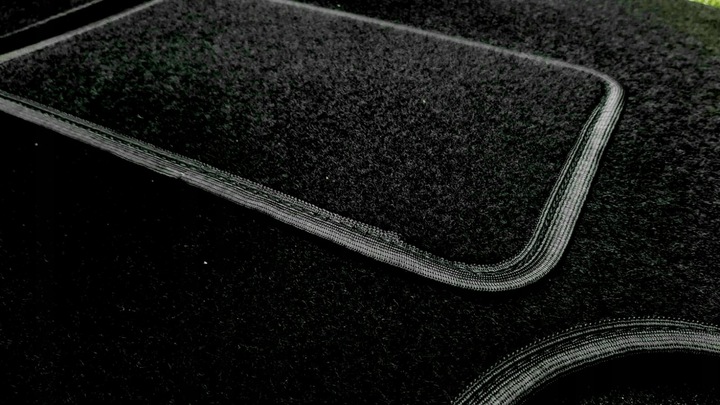 DYWANIKI SAMOCHODOWE WYCIERACZKI WELUROWE TOYOTA AURIS 1 I 06-12