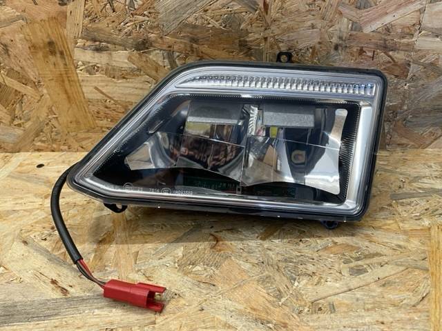 HALOGEN DACHOWY SCANIA R S --> LEWY