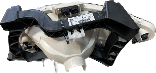 LAMPA PRZECIWMGIELNA HALOGEN DAF XF106 --> PRAWY