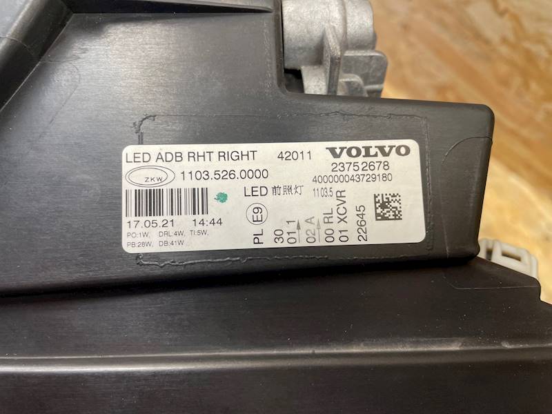 REFLEKTOR LAMPA VOLVO FH5 LED ADB ---> PRAWY
