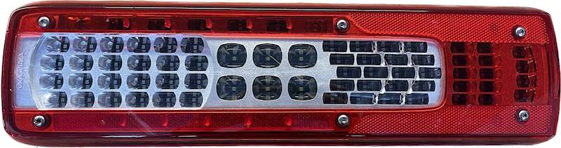 LAMPA TYLNA VOLVO FH4 FH5 ---> PRAWA