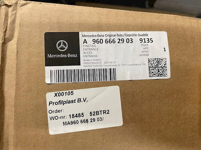 STOPNICA LEWA SCHODKI MERCEDES ACTROS MP4