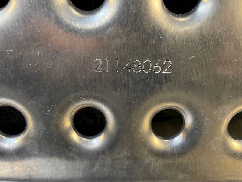 BLACHA PODEST ROBOCZY NA RAME VOLVO FH4 FH5