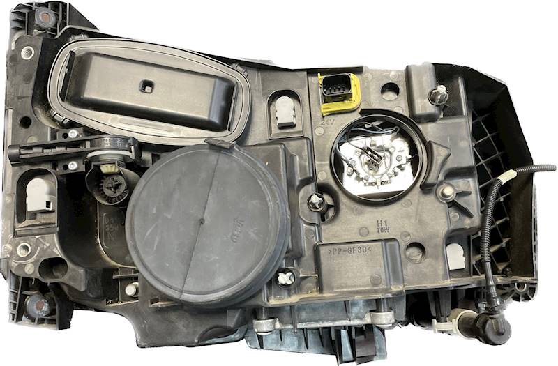 REFLEKTOR RENAULT T RANGE GAMMA XENON --> LEWY