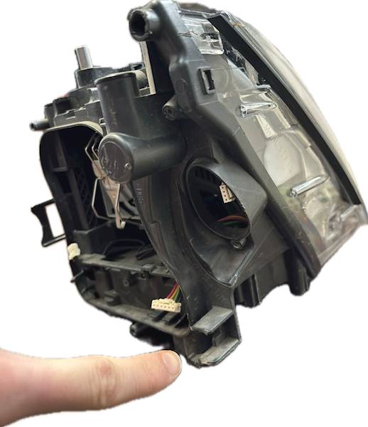 AUDI A1 LAMPA BI-XENON PRAWA