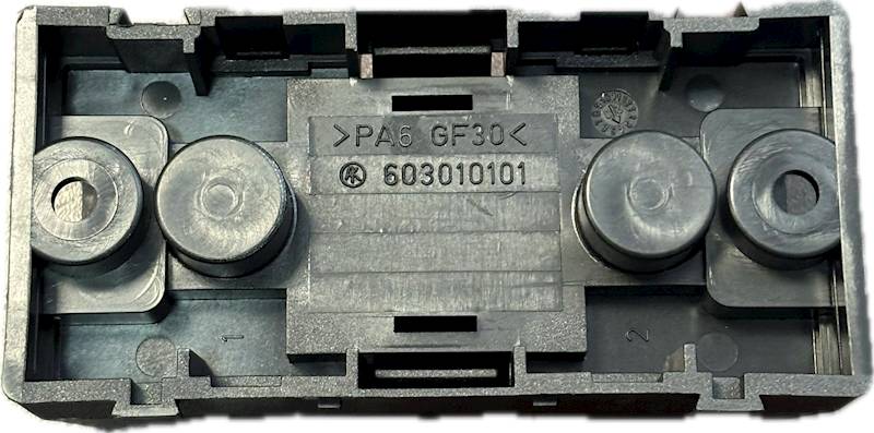 GNIAZDO BEZPIECZNIKA UCHWYT 500A`