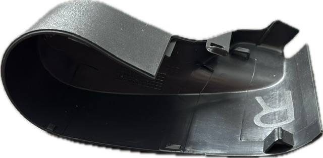 OSŁONA RAMIENIA LUSTERKA KABINY VOLVO PRAWA
