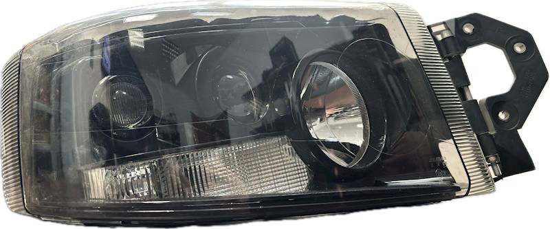 REFLEKTOR PRAWY CZARNY RENAULT